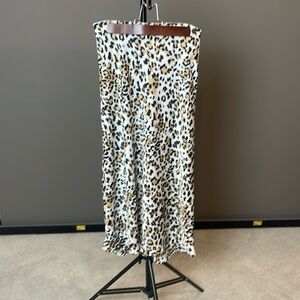 Leopard skirt